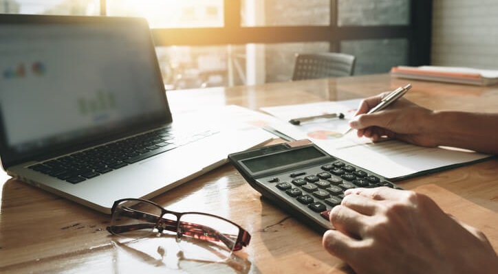 calculatrice lunette ordinateur impot